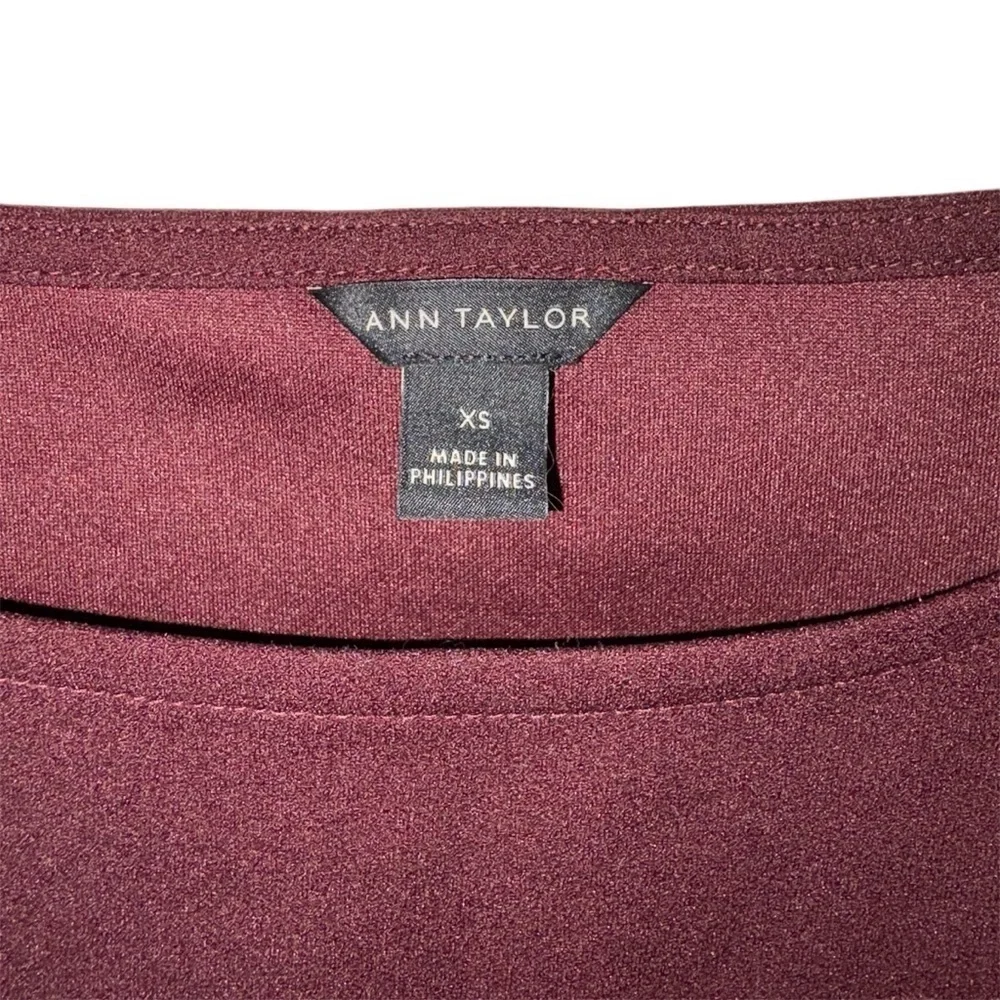 Ann Taylor Split Sleeve Hem Burgundy Top | Maroon Red | Work Office | Size XS
